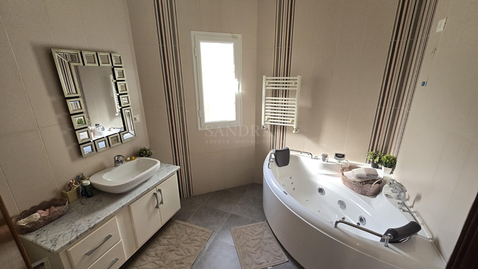 Property media