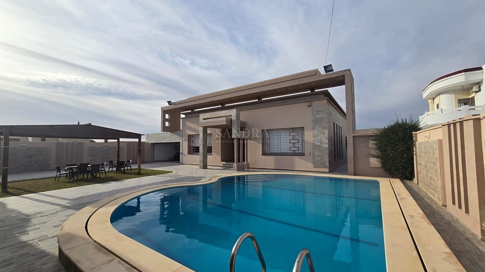 Property media